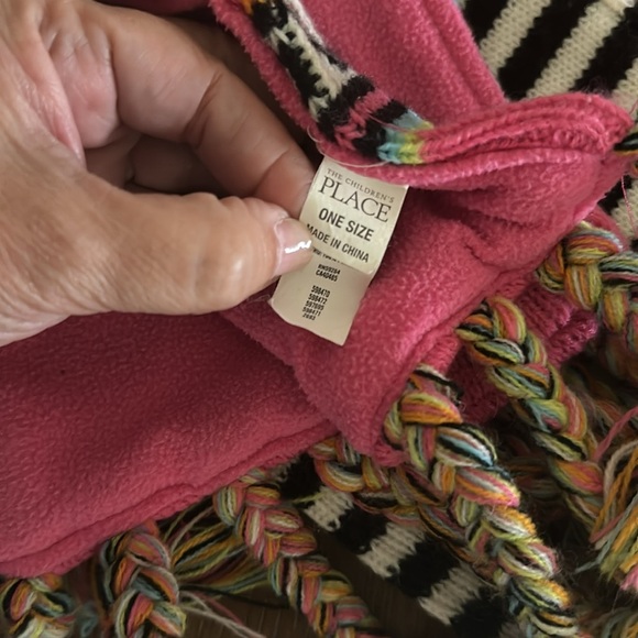 The Children’s Place Scarf and Beanie sz OS - Picture 10 of 11